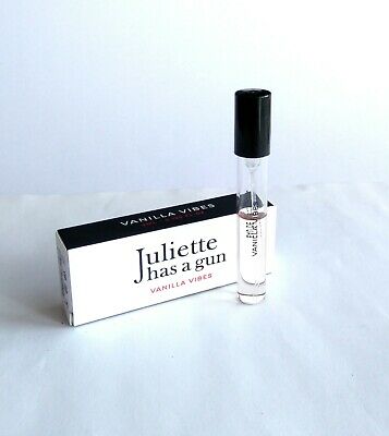 Juliette Has a Gun Vanilla Vibes 4ml 0.135 fl. oz. hivatalos parfum menthe, Juliette Has a Gun Vanilla Vibes 4ml 0.135 fl. oz. Campione di profumo officiale, Juliette Has a Gun Vanilla Vibes 4ml 0.135 fl. oz. Amostra oficial de parfum, Juliette Has a Gun Vanilla Vibes 4ml 0.135 fl. oz.官方香水样品, Mostră oficială de parfum Juliette Has a Gun Vanilla Vibes 4ml 0.135 fl. oz., Juliette Has a Gun Vanilla Vibes 4 ml 0.135 fl. oz. oficiální vzorek parfému,