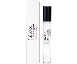 Juliette Has a Gun Vanilla Vibes 4 ml 0.135 fl. oz. offizielle Parfümprobe, Juliette Has a Gun Vanilla Vibes 4ml 0.135 fl. oz. officiellt parfymprov, Juliette Has a Gun Vanilla Vibes 4ml 0.135 fl. oz. officiel parfumeprøve, Juliette Has a Gun Vanilla Vibes 4ml 0.135 fl. oz. officieel parfumstalen, Juliette Has a Gun Vanilla Vibes 4ml 0.135 fl. oz. hivatalos muestra de parfume,