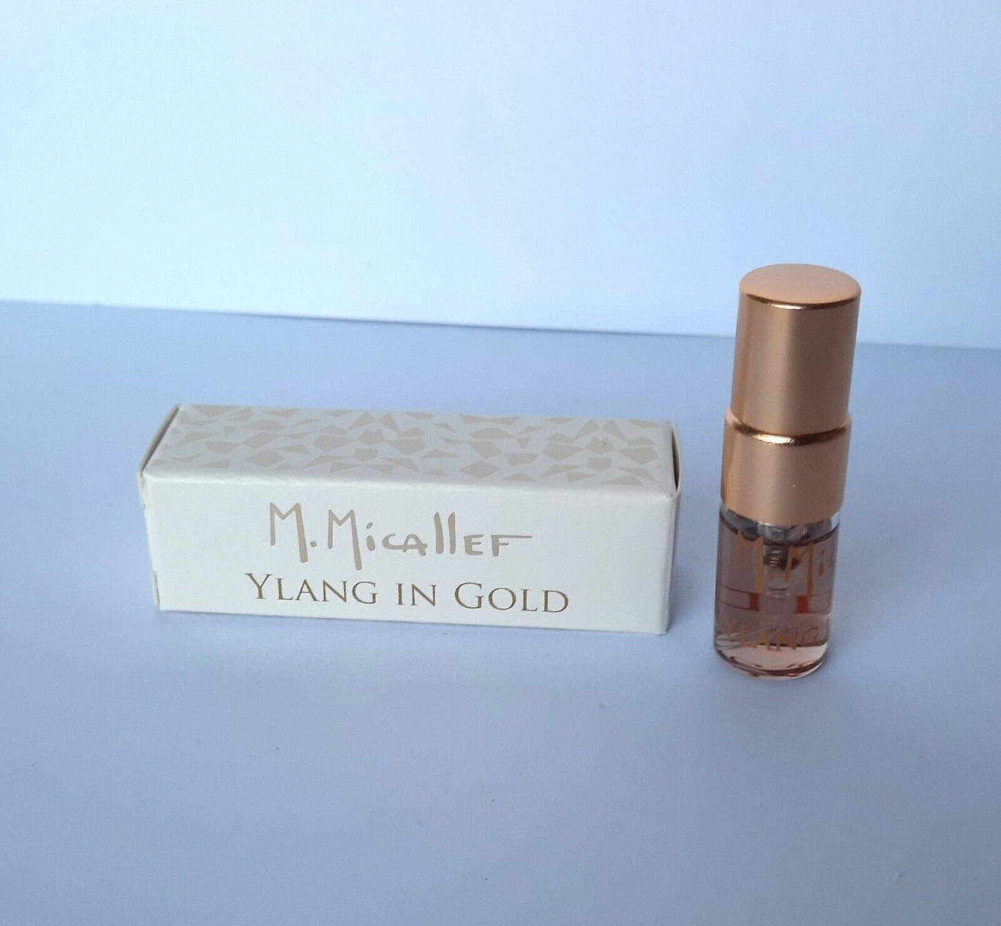 M. Micallef Ylang w kolorze złotym 2 ml 0.06 Fl. Oz. Oficjalna próbka perfum